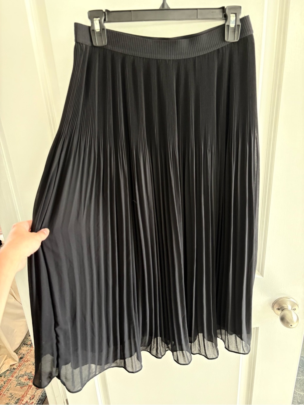 H&M Black Pleated Midi Skirt